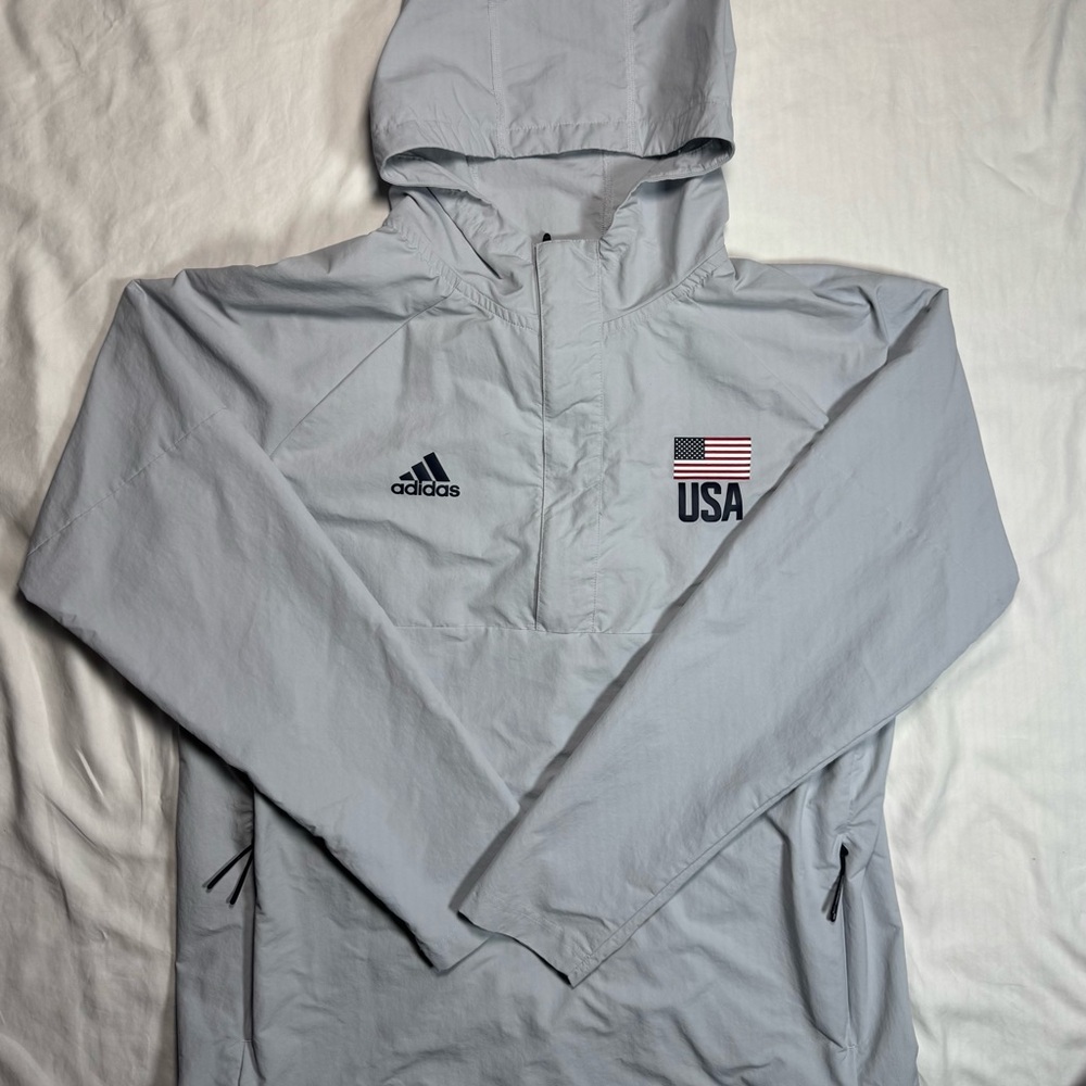 Adidas Light Gray USA Volleyball Hooded Windbreaker Jacker, EUC, Unisex Medium